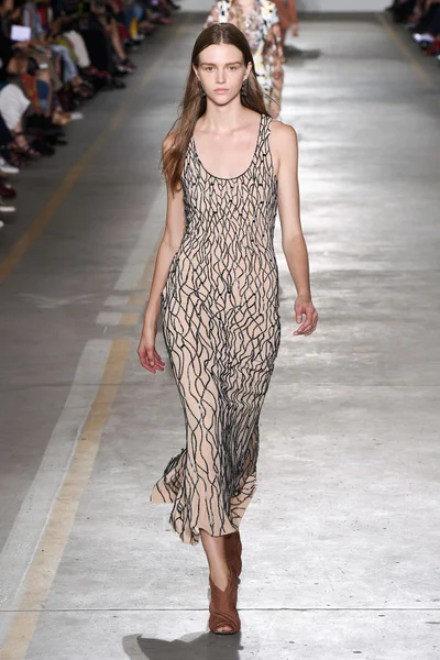 Look 27